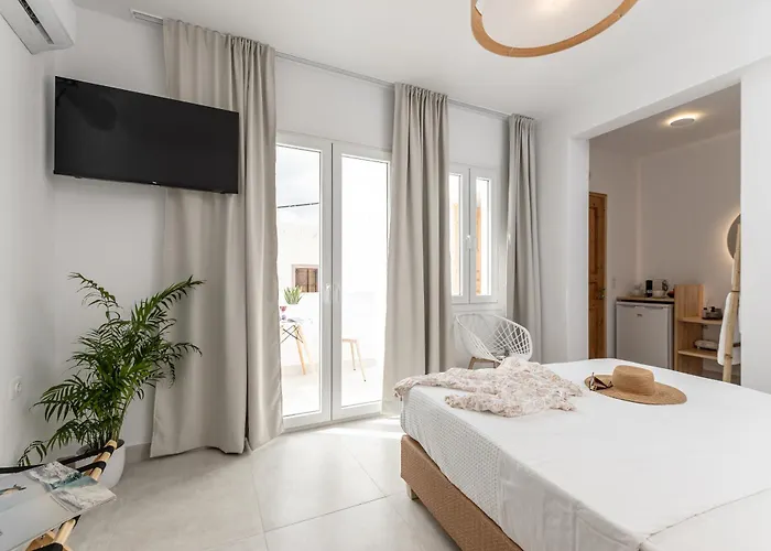 Golden Bird's Aparthotel