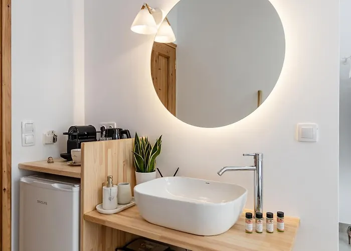 Golden Bird's Naxos City