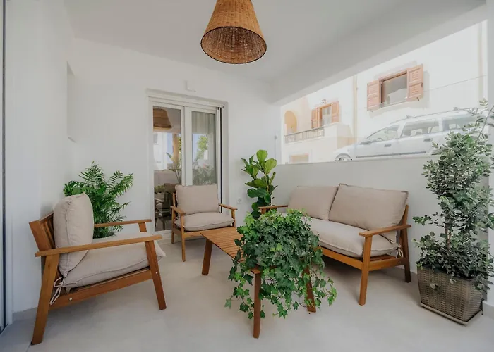 Golden Bird's Aparthotel 4*