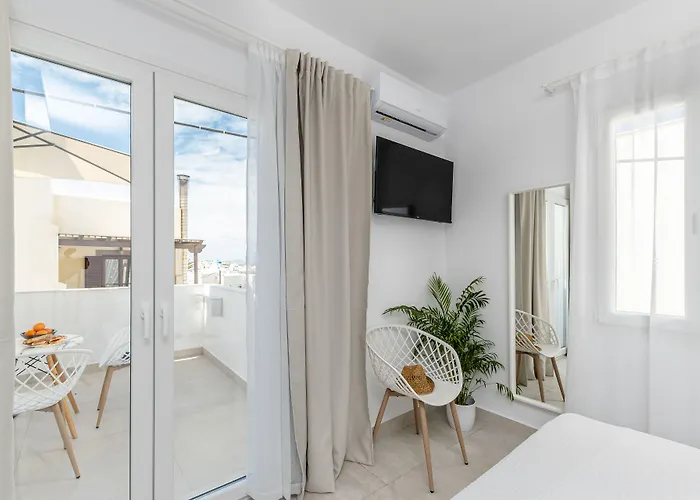 Golden Bird's Aparthotel Naxos City