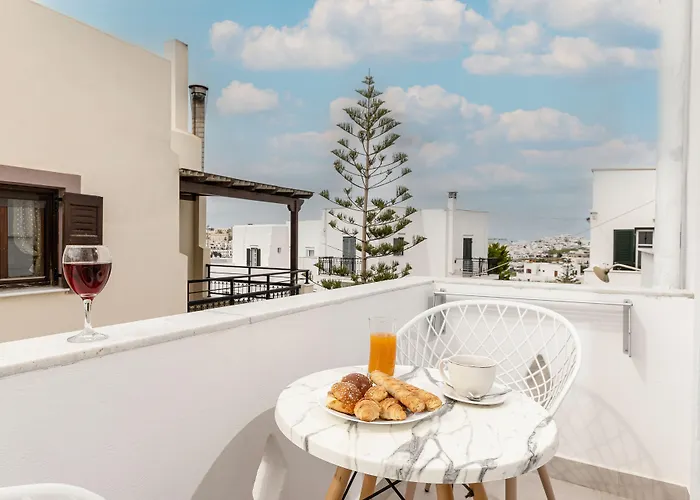 Golden Bird's 4* Naxos City