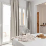 Golden Bird's Aparthotel Naxos City
