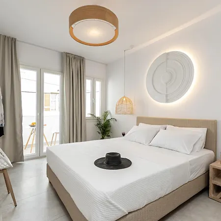 Golden Bird's Naxos City