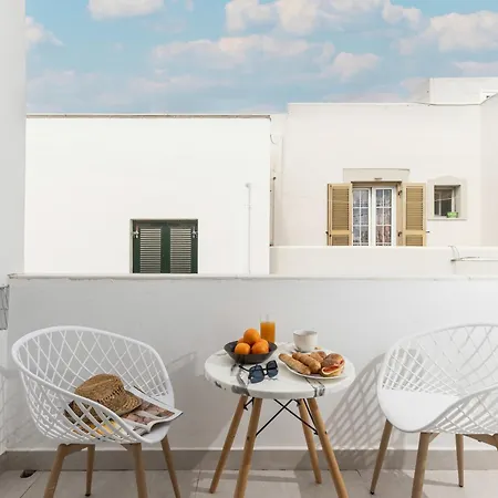 Golden Bird's Aparthotel