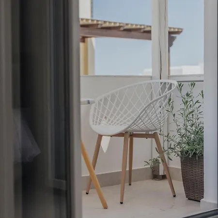 Golden Bird's Hotel apartamentowy Naxos City