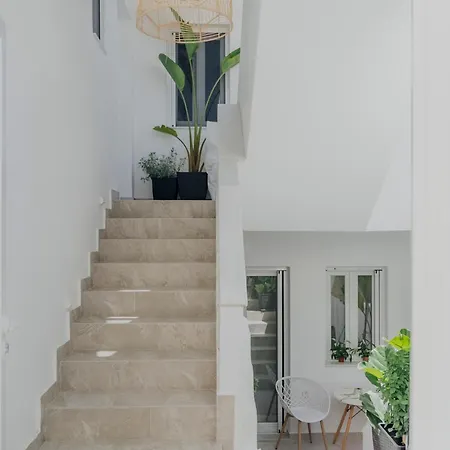 Golden Bird's Aparthotel 4*