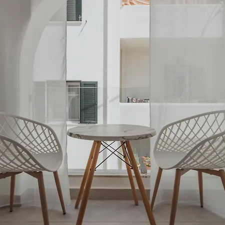 Golden Bird's 4* Naxos City