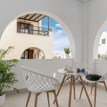 Ξενοδοχείο με διαμερίσματα Golden Bird's Naxos City