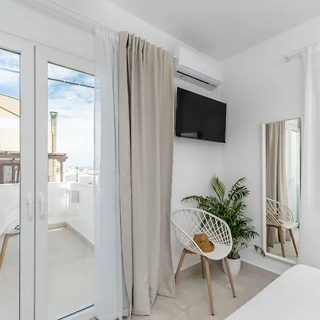 Golden Bird's Aparthotel Naxos City