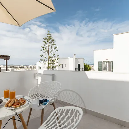 Golden Bird's 4* Naxos City