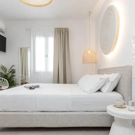 Golden Bird's 4* Naxos City