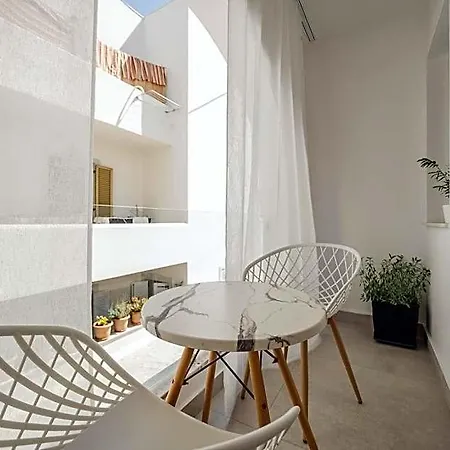 Golden Bird's Apartmanhotel Naxos City