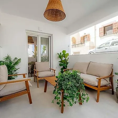 Golden Bird's Apartmanhotel