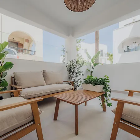 Golden Bird's 4* Naxos City