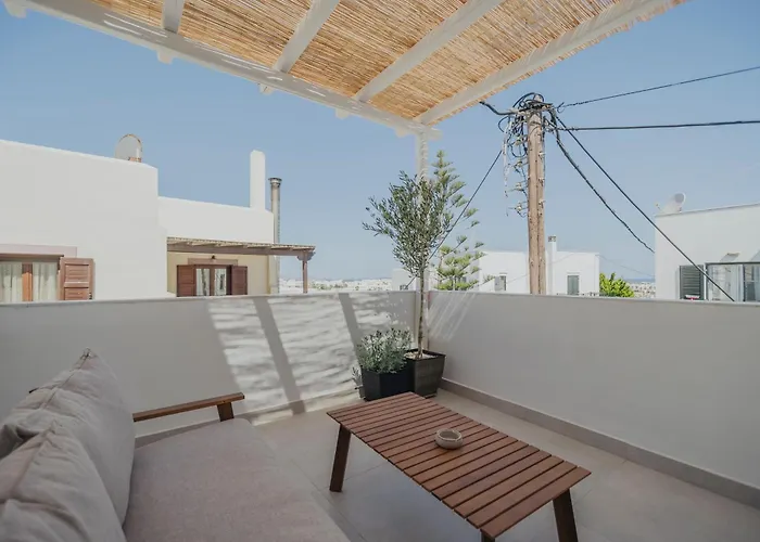 Golden Bird's Aparthotel Naxos City