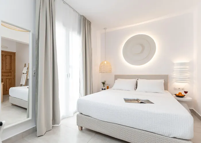 Golden Bird's Aparthotel Naxos City