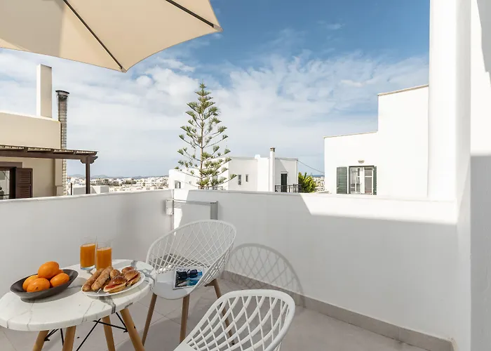 Golden Bird's 4* Naxos City
