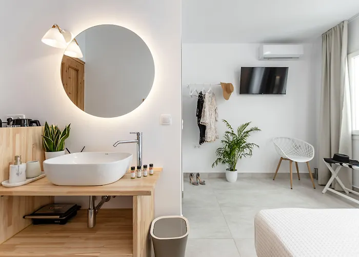 Golden Bird's Aparthotel