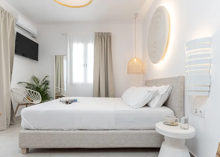 Golden Bird's 4* Naxos City