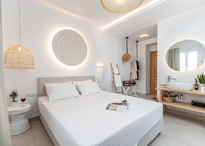 Golden Bird's 4* Naxos City